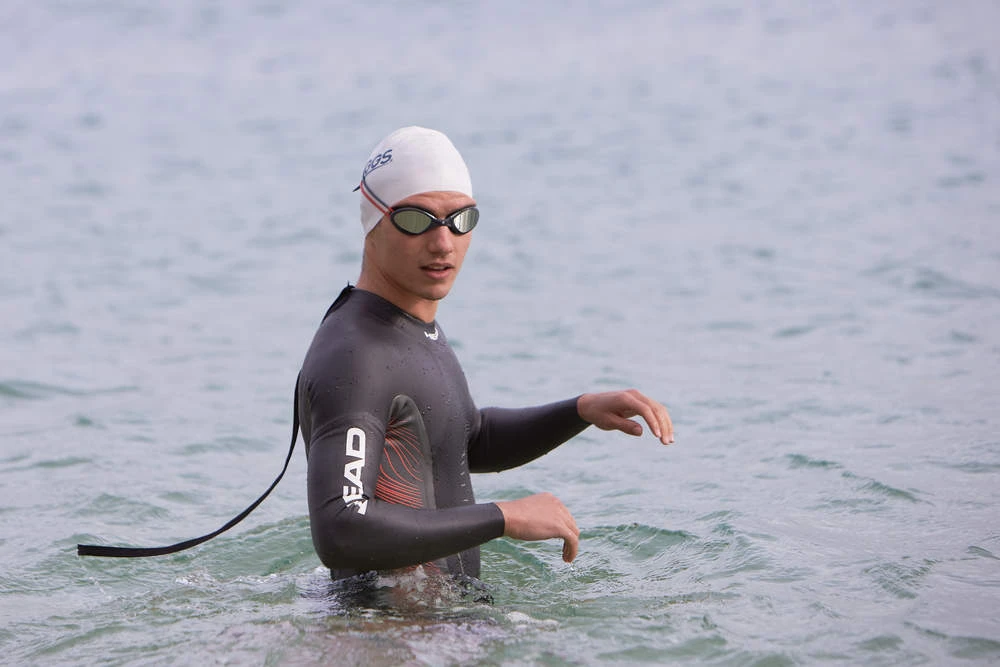 ZOGGS Tiger Titanium Schwimmbrille - Grey Red / Mirror Smoke 4 ZOGGS Tiger Titanium Schwimmbrille - Grey Red / Mirror Smoke – Bild 4